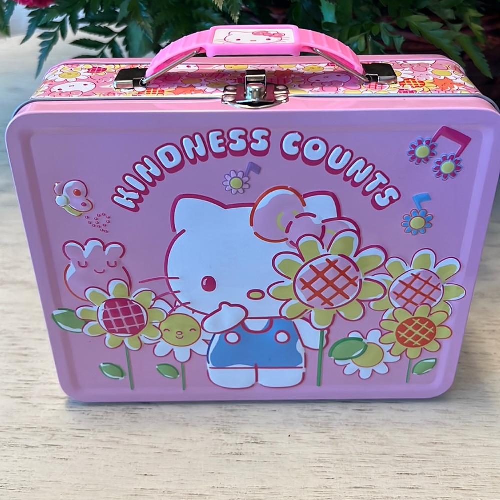 Hello Kitty pink vintage lunch box